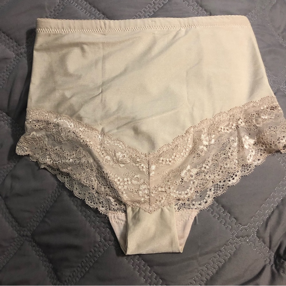 NWOT Jennifer high waist, smoothing, cheekie with sexy lace in cream, large,